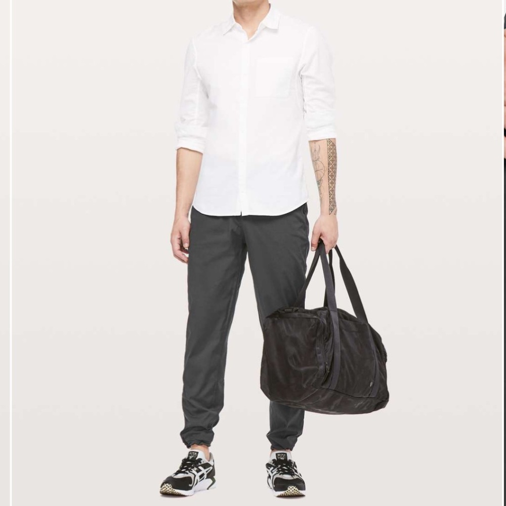 Lululemon Great Wall Pant *32"
Obsidian